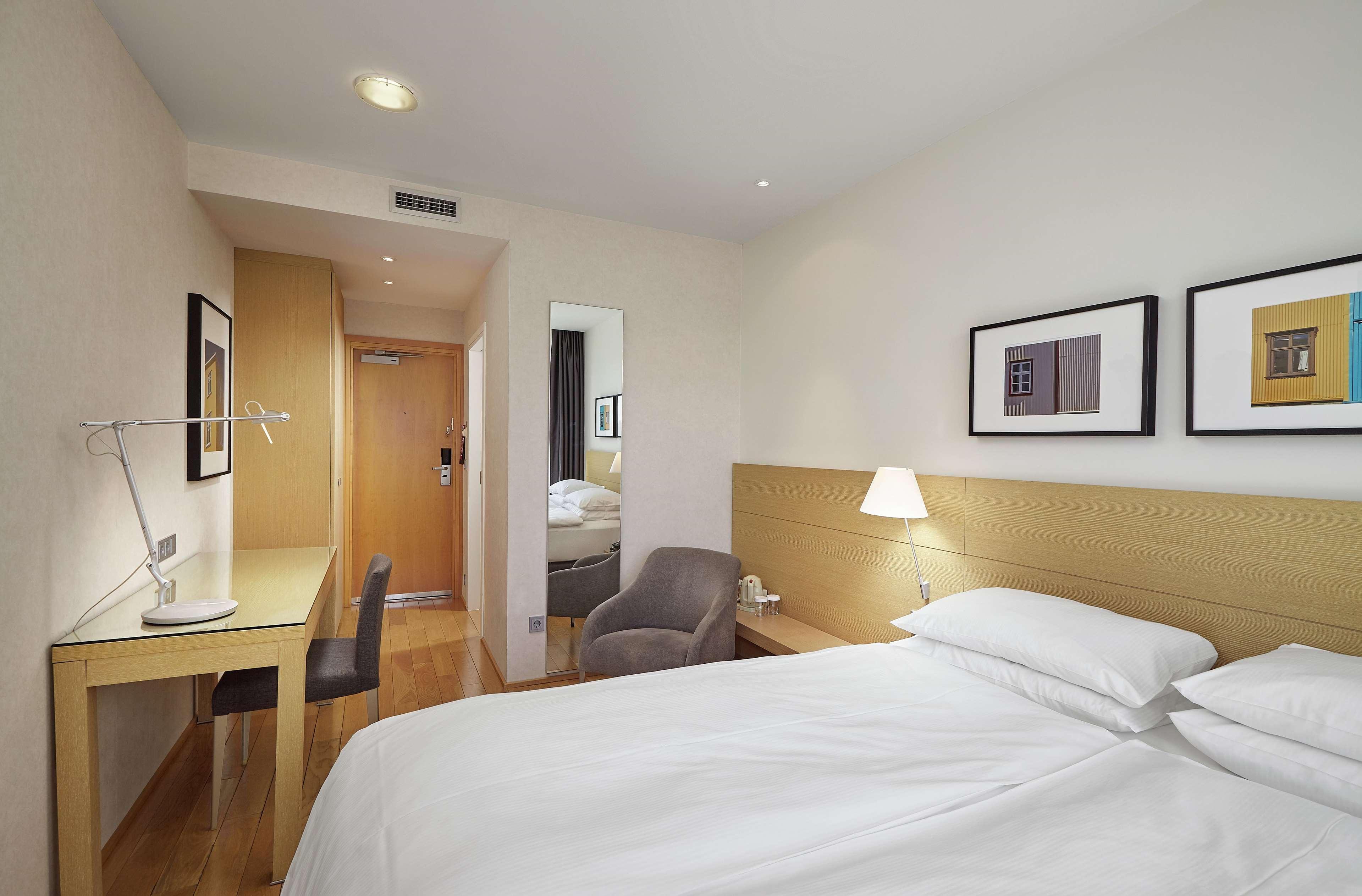 Готель Hilton Reykjavik Nordica Екстер'єр фото